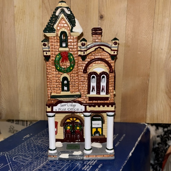 Department 56 Village Post Office 1992 - Picture 3 of 5